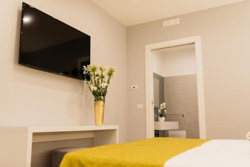 Golden Residence image