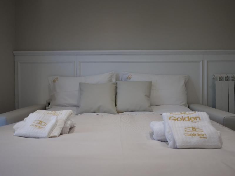 Golden Residence image
