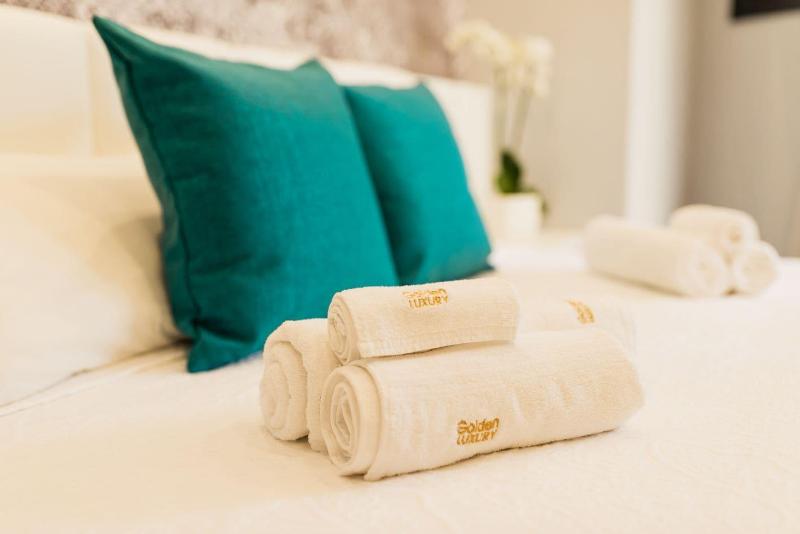 Golden Residence image
