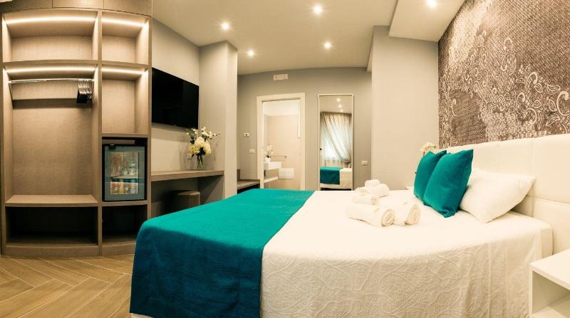 Golden Residence image