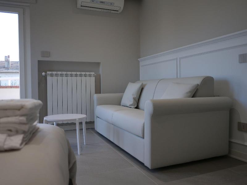 Golden Residence image
