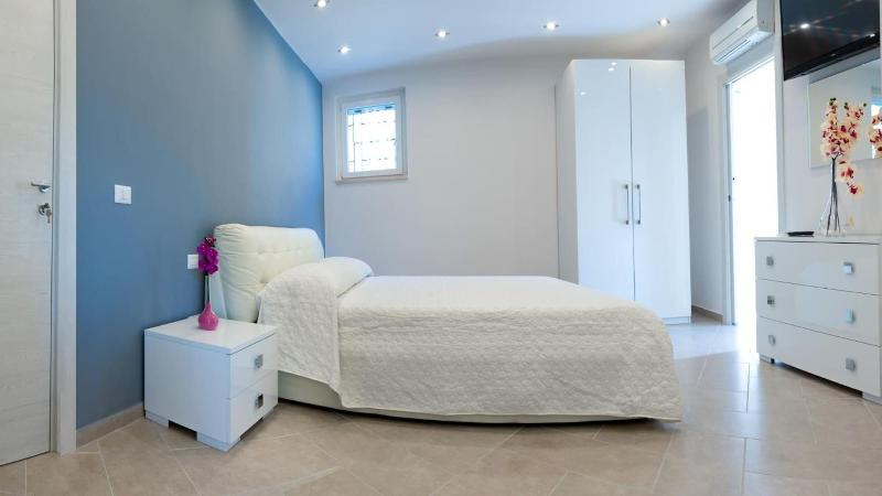 Golden Residence image