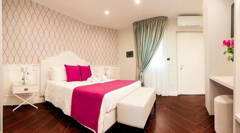 Golden Residence image