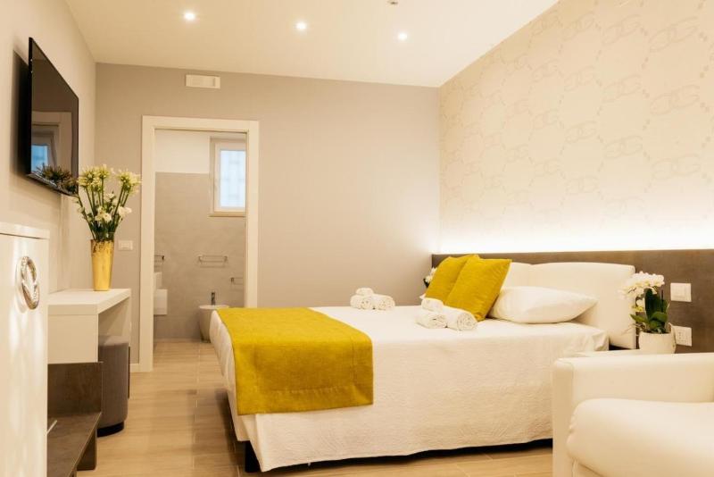 Golden Residence image