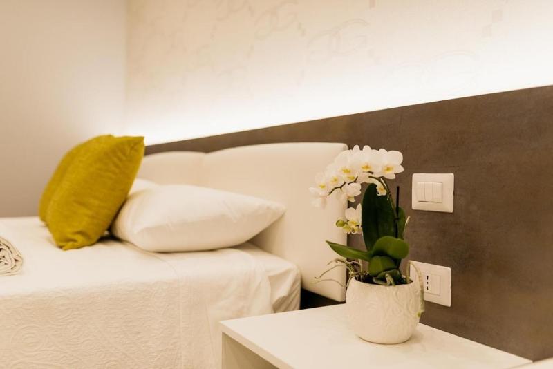 Golden Residence image