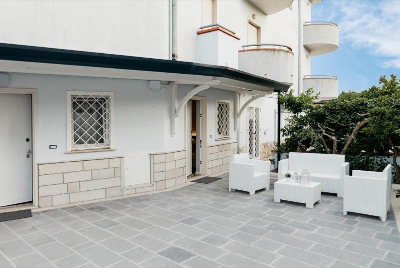 Golden Residence image