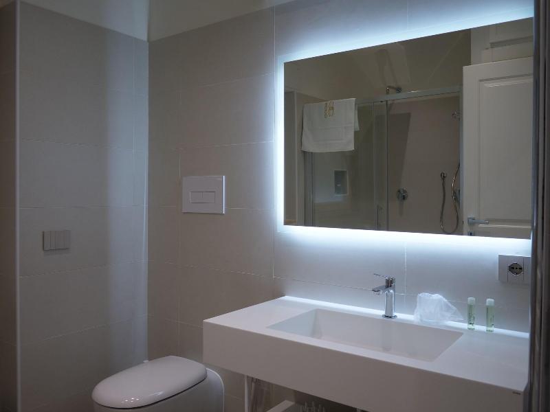 Golden Residence image