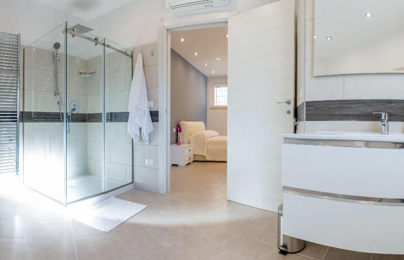 Golden Residence image