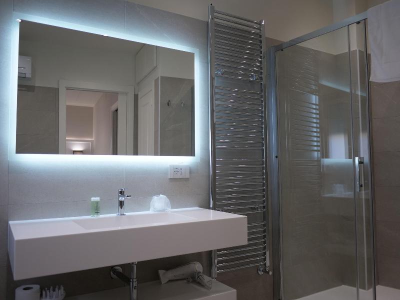 Golden Residence image