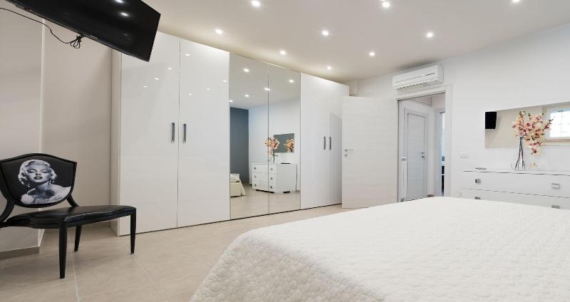 Golden Residence image