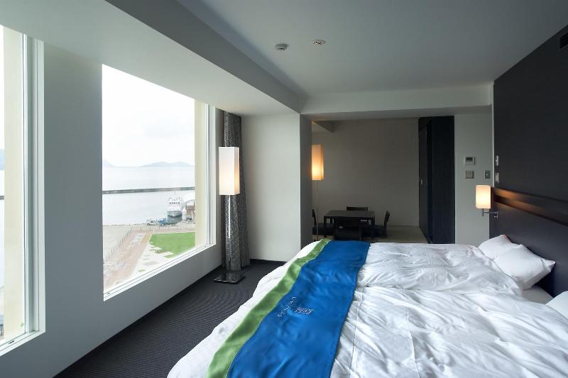 Hotel Uminpia image