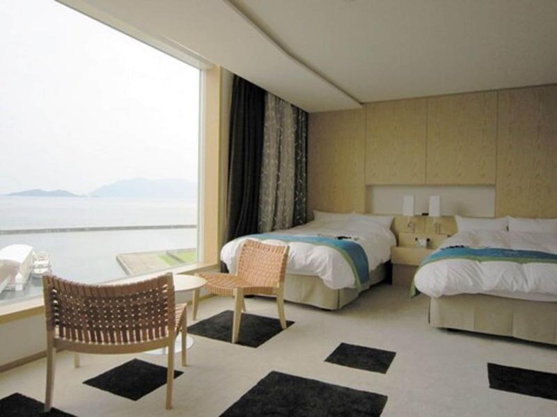 Hotel Uminpia image