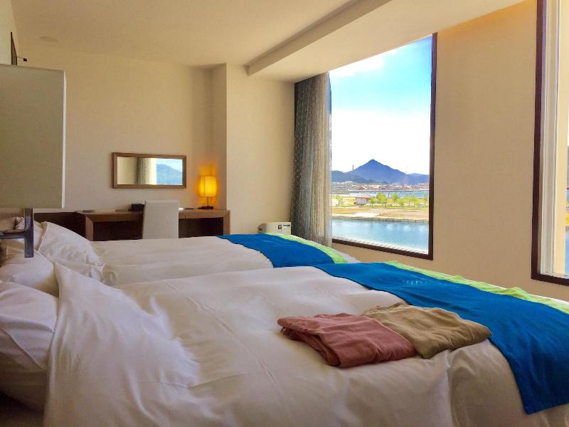 Hotel Uminpia image