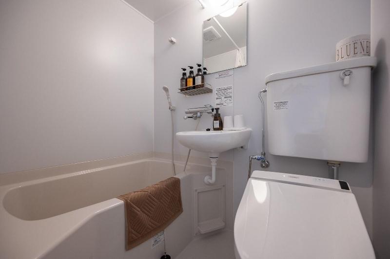 Hotel R9 The Yard Narita Airport West image