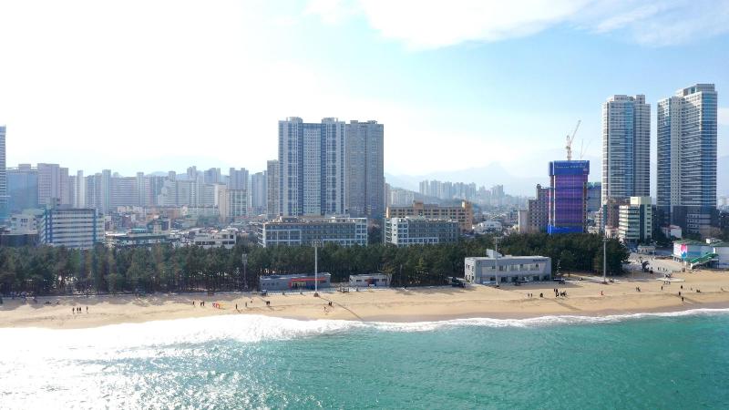 Sokcho Chonpines Beach Hotel image