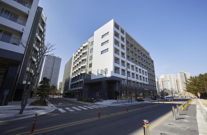 Sokcho Chonpines Beach Hotel image