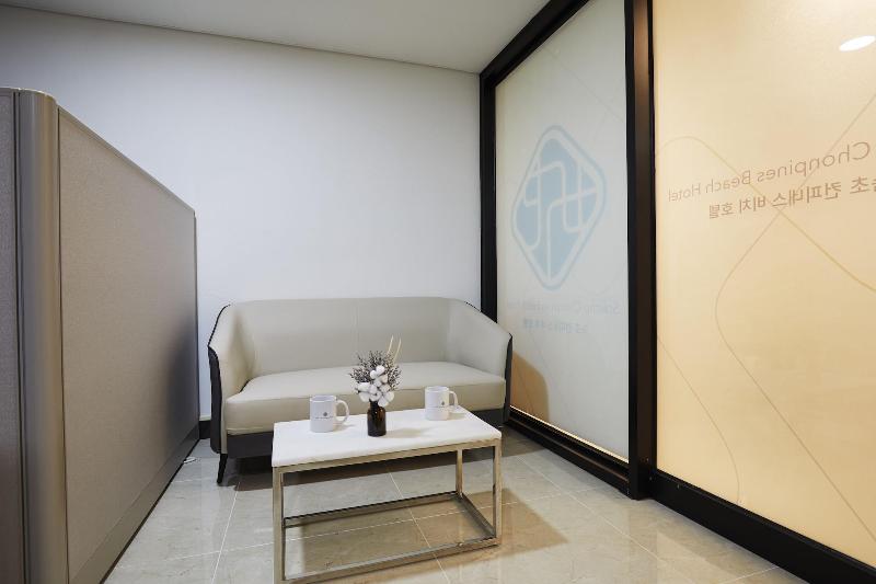Sokcho Chonpines Beach Hotel image