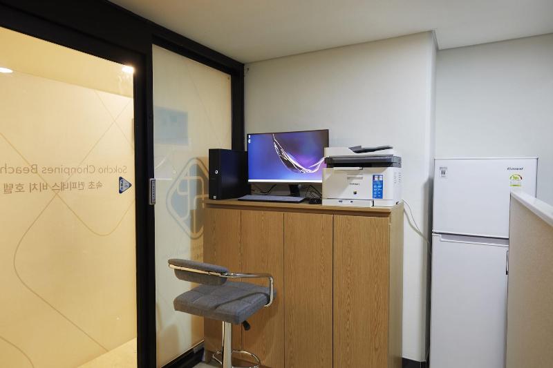 Sokcho Chonpines Beach Hotel image
