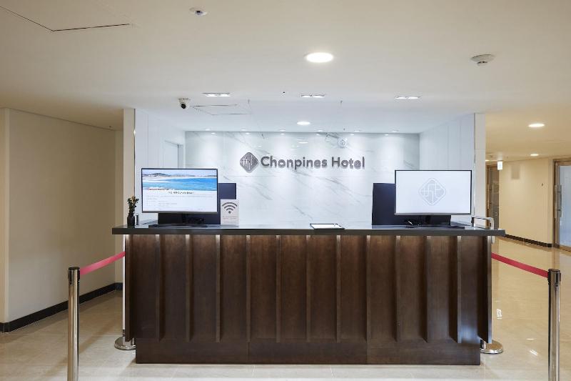 Sokcho Chonpines Beach Hotel image