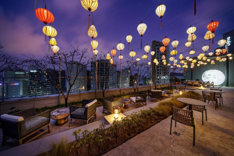 Brown Dot Hotel Signature image
