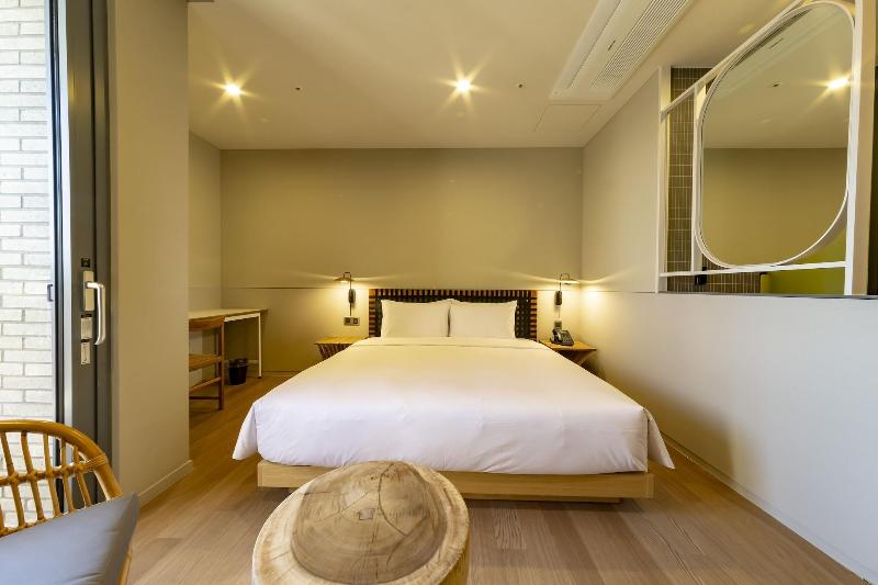 Brown Dot Hotel Signature image