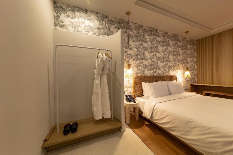 Brown Dot Hotel Signature image