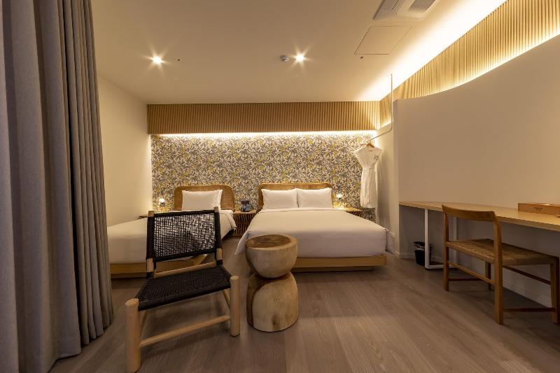 Brown Dot Hotel Signature image