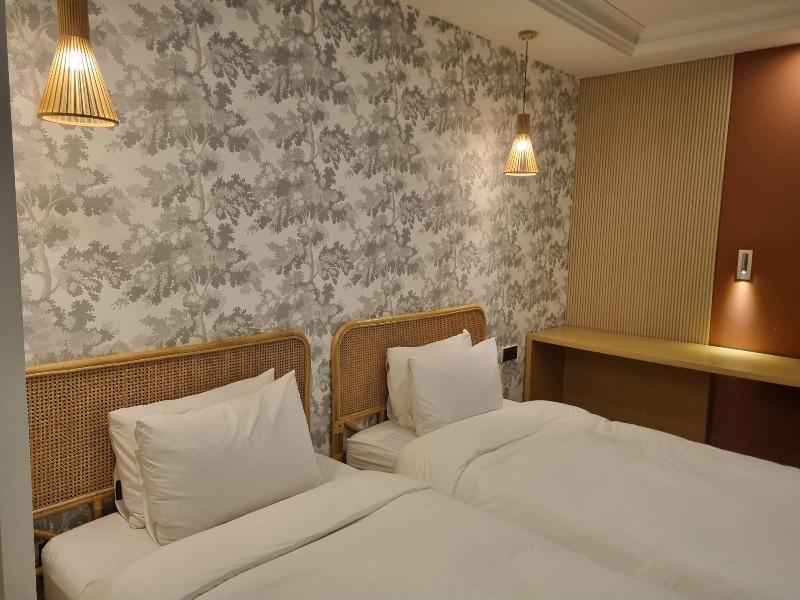 Brown Dot Hotel Signature image