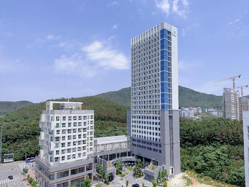 Yeongjong Sky Top Hotel image