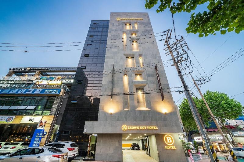 Brown Dot Hotel Suwon image