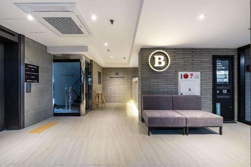 Brown Dot Hotel Suwon image