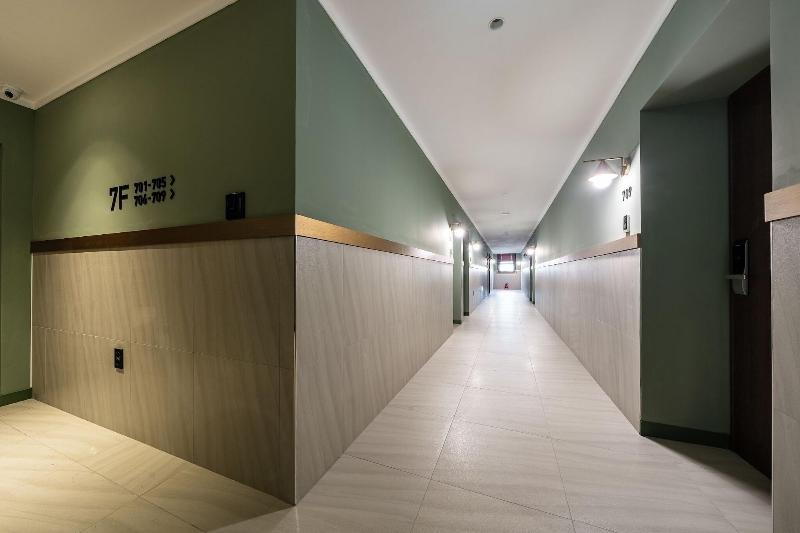 Brown Dot Hotel Suwon image