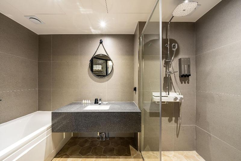 Brown Dot Hotel Suwon image