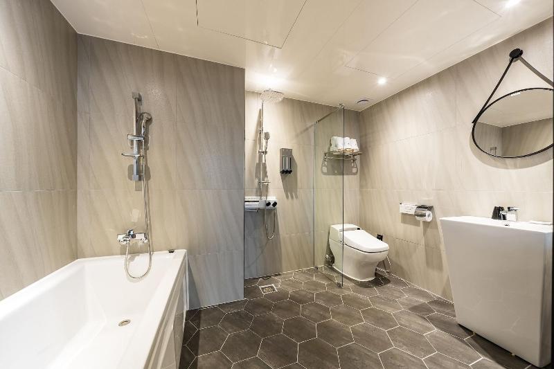 Brown Dot Hotel Suwon image