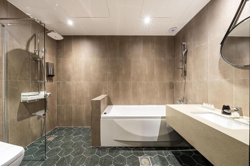 Brown Dot Hotel Suwon image