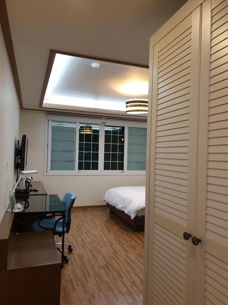 Okpo Business Hotel image