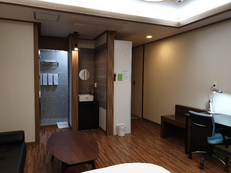 Okpo Business Hotel image