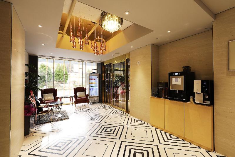 El Tower Hotel image