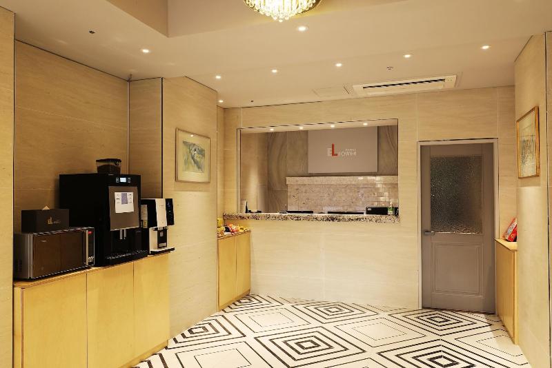 El Tower Hotel image