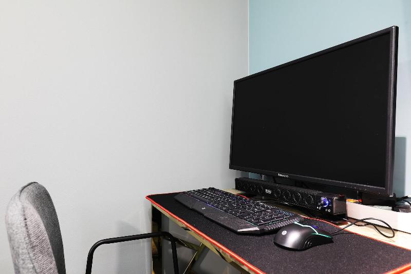El Tower Hotel image
