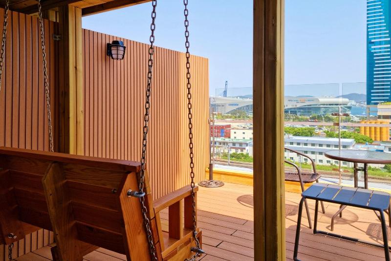 Hound Hotel Busan Station image