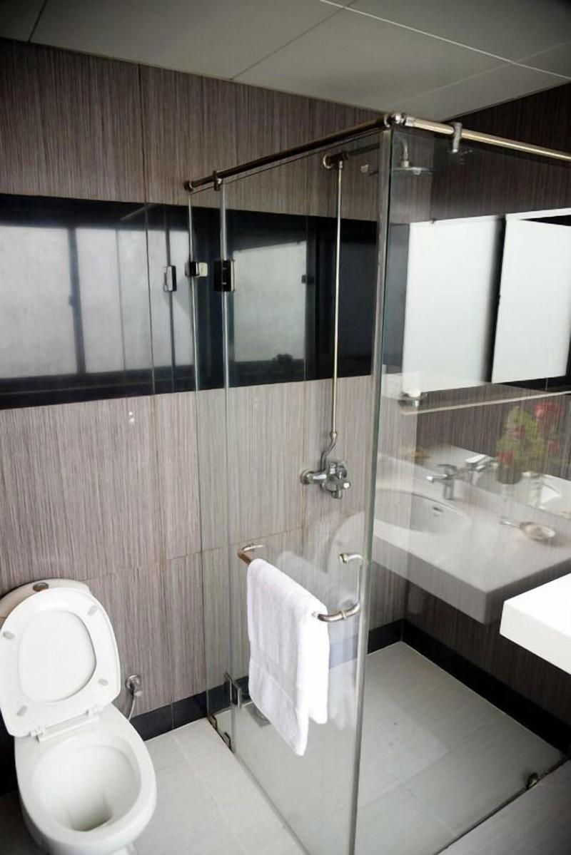 Avari Xpress Gulberg image