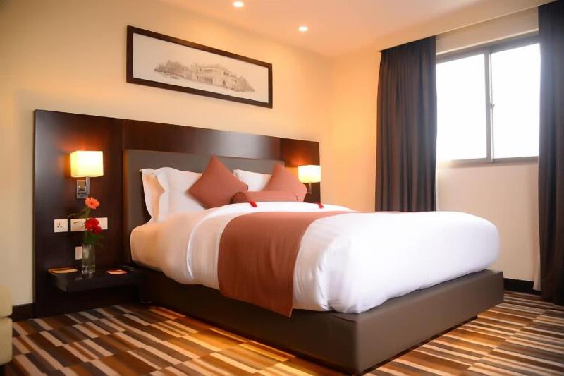 Avari Xpress Gulberg image
