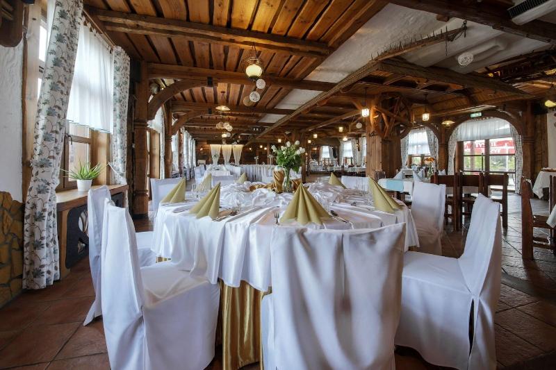 DwÃ³r Bogucin Hotel & Restauracja image