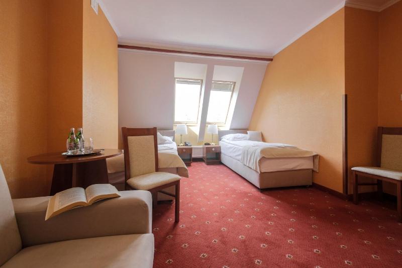 DwÃ³r Bogucin Hotel & Restauracja image