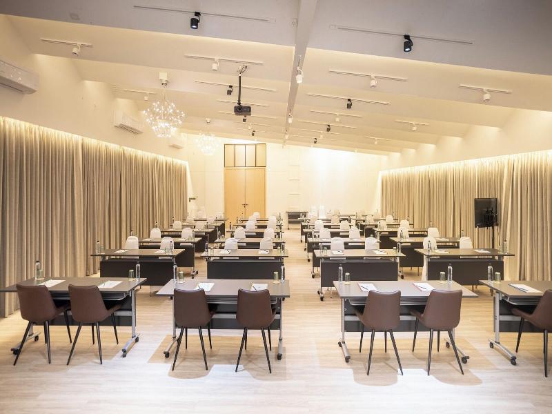56 Hotel Sukhumvit image