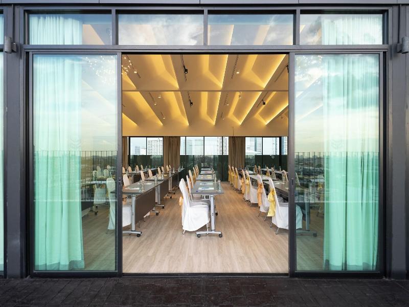 56 Hotel Sukhumvit image