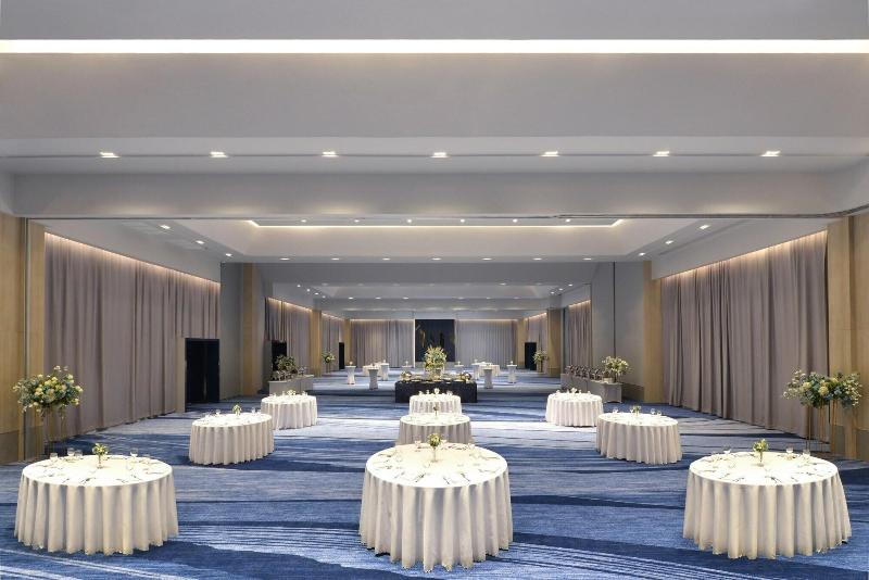 Centre Point Hotel Terminal21 Korat image