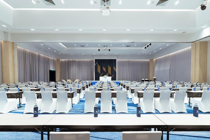 Centre Point Hotel Terminal21 Korat image