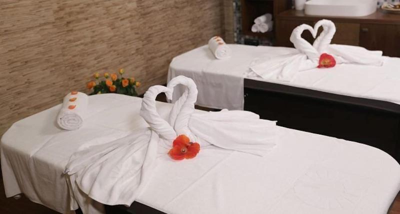 On'Live Hotel image